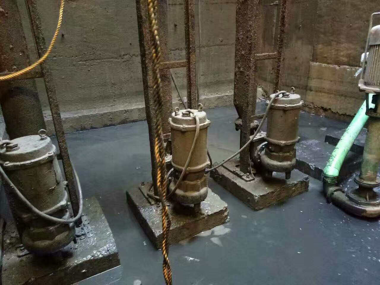 呈贡污水池清理